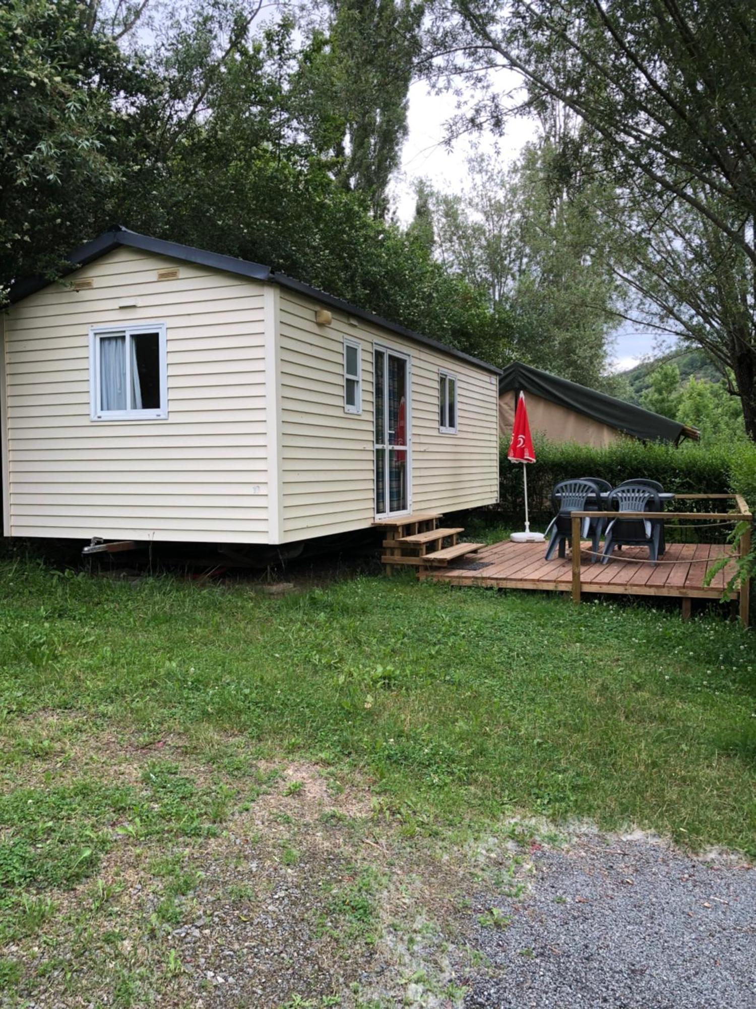 Camping Du Pont De St Gal Saint-Gal-sur-Sioule Exterior foto